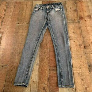 Crocker women's size 7 stretch denim low rise skinny jeans in medium blue
